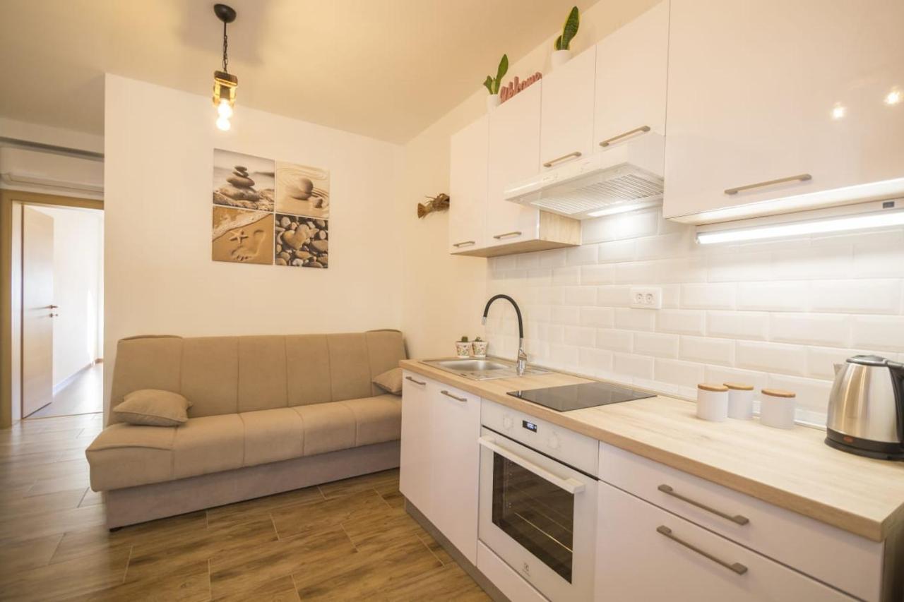 Little Bee Apartment Komiza Luaran gambar